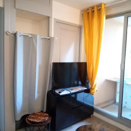 & Park Apartment *